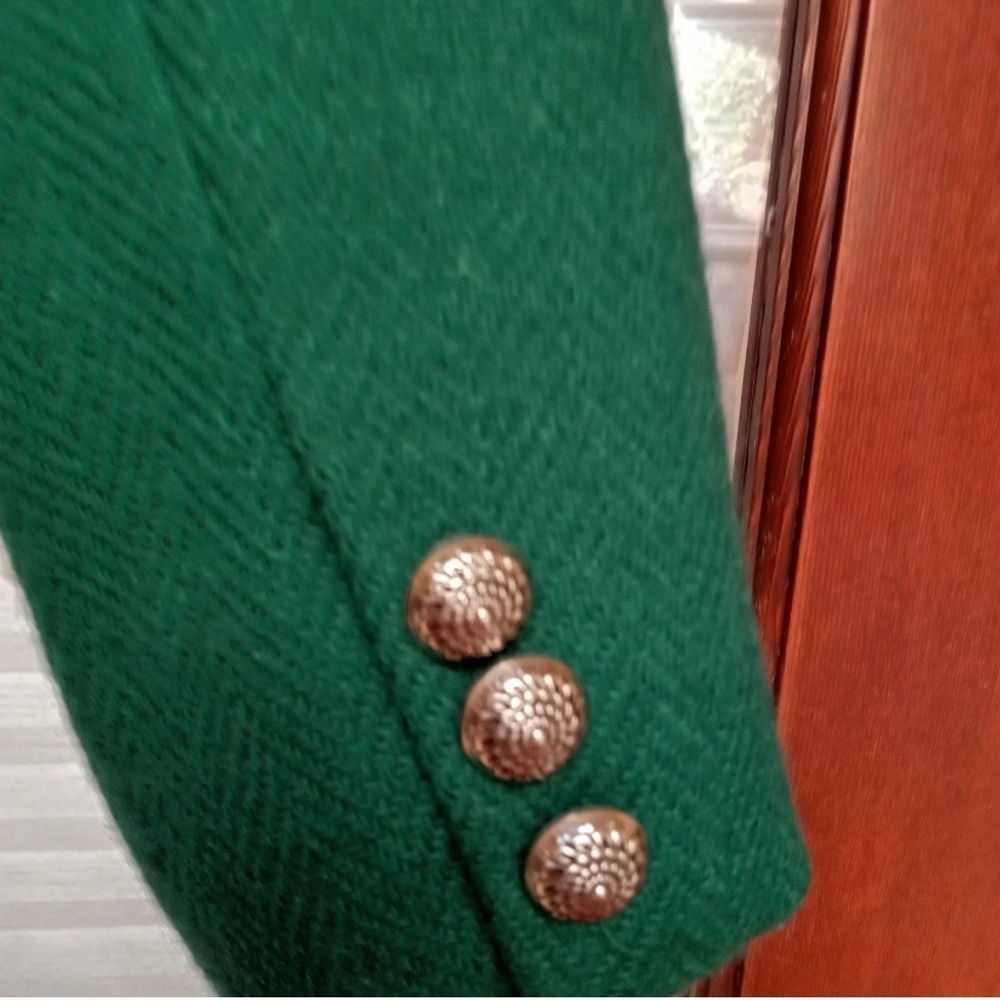Evan Picone Green Blazer with Button Details - Picture 3 of 3